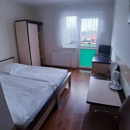 Caliente / Ozzy 招待所 Unieście