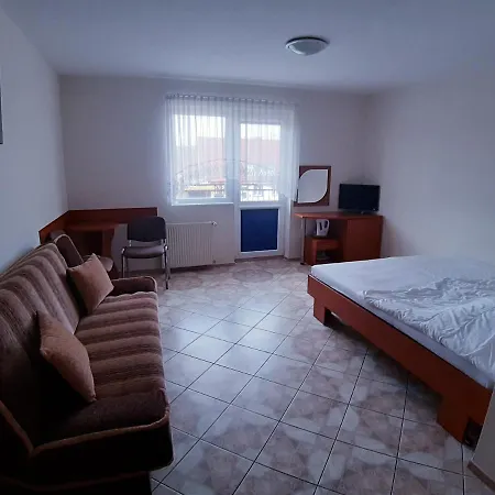 Caliente / Ozzy 招待所