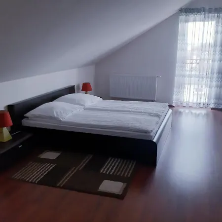 Caliente / Ozzy 招待所