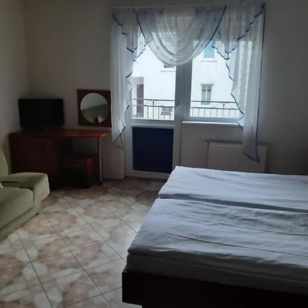 招待所 Caliente / Ozzy Unieście