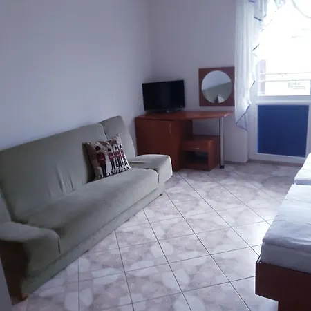 Caliente / Ozzy 招待所 3*