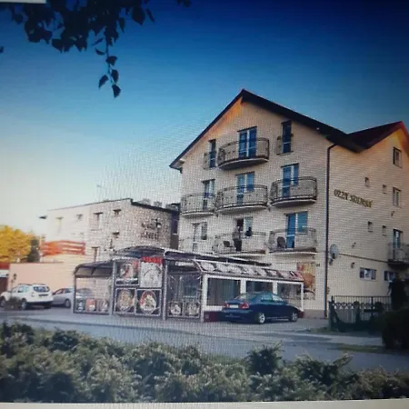 Caliente / Ozzy 招待所 3*