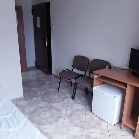 招待所 Caliente / Ozzy 3*