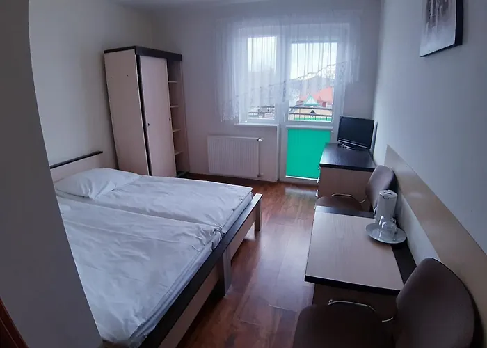 Caliente / Ozzy Pensión Unieście