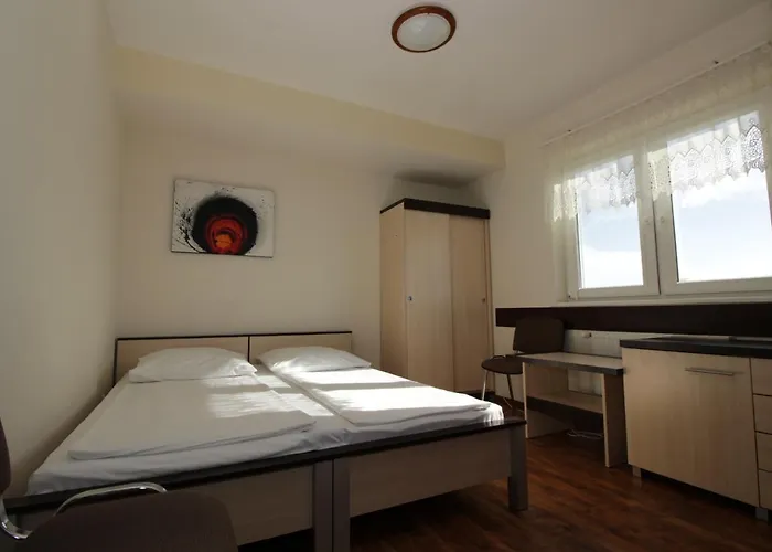 Pensión Caliente / Ozzy