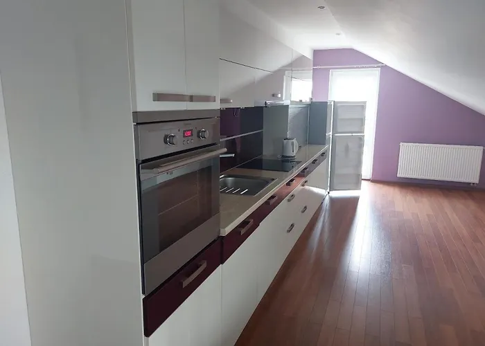 Caliente / Ozzy Pensión 3*